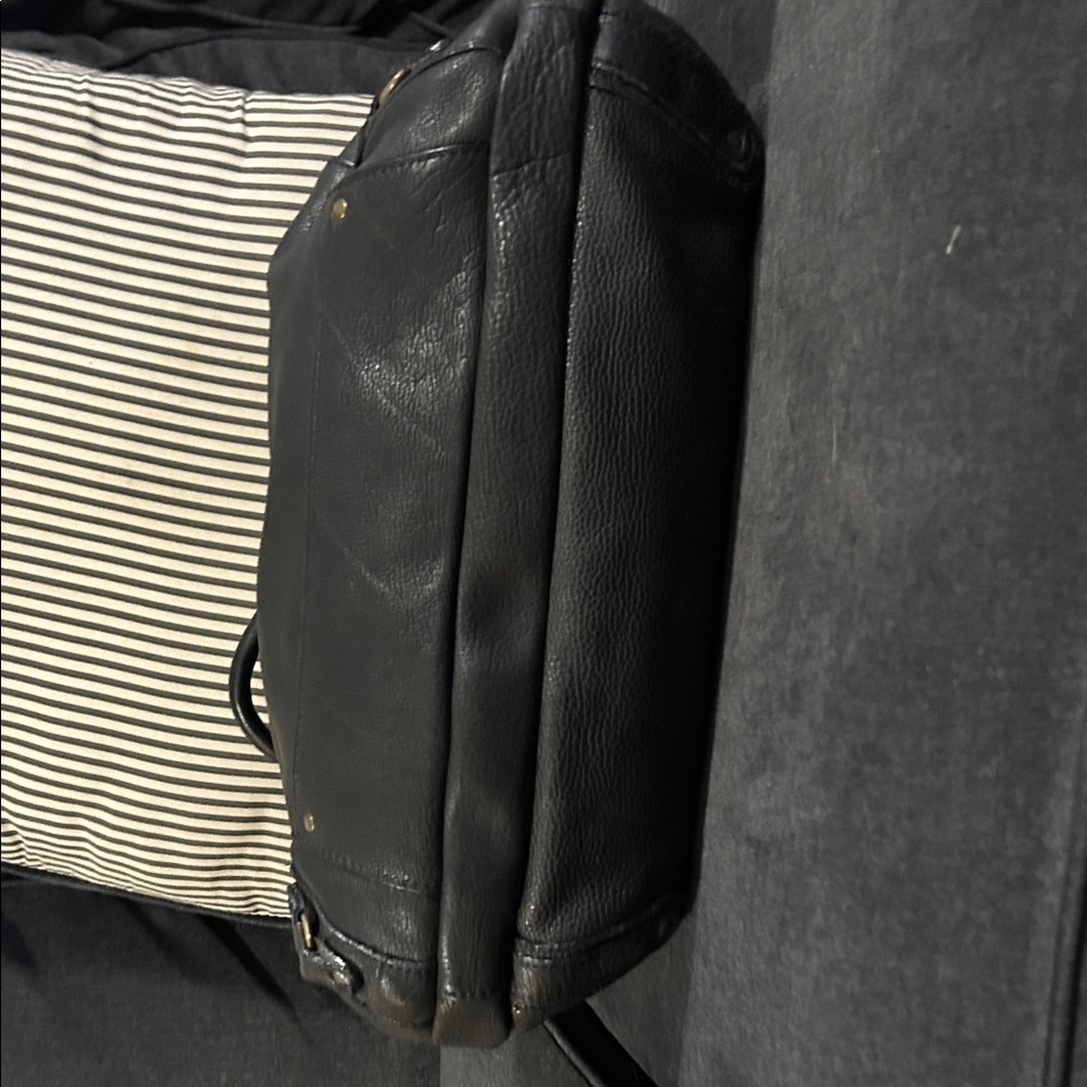 Abaco Black Leather Tote Bag - Picture 5 of 9